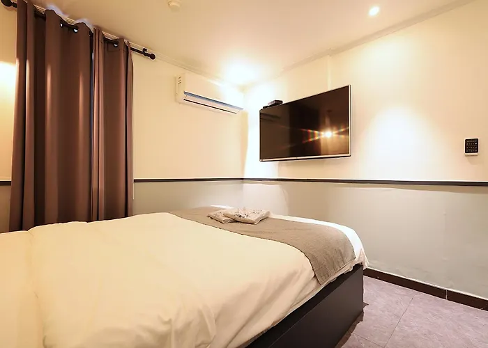 Motel Hive - Formerly Yolo