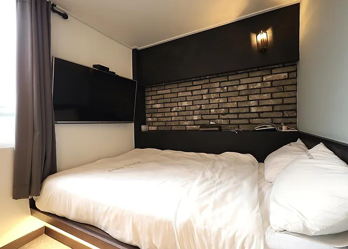 Hive - Formerly Yolo 2* Seoul