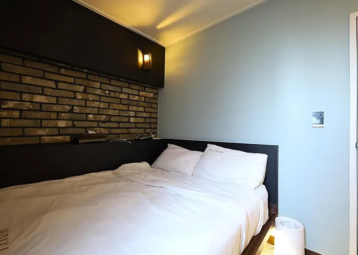 Motel Hive - Formerly Yolo Seoul