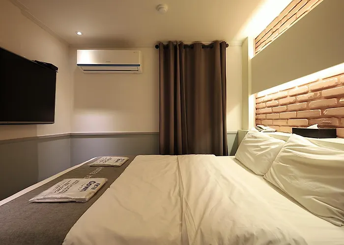 Motel Hive - Formerly Yolo Seoul