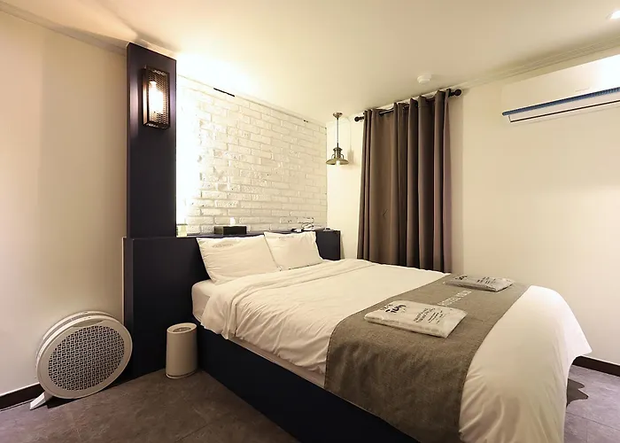 Hive - Formerly Yolo Motel Seoul